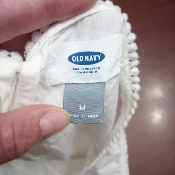 Old Navy Ivory Sleeveless Top - Picture 2 of 2